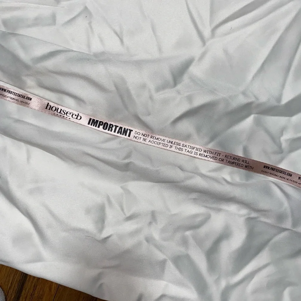 White House of CB dress NWT - Picture 5 of 6